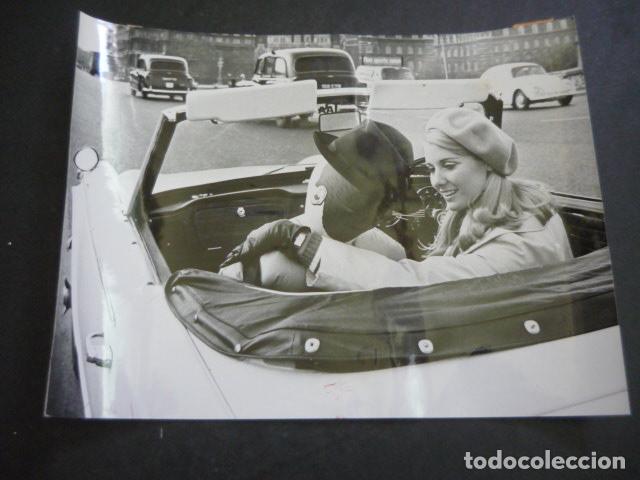 Photographie ancienne: LONDRES MUJER CONDUCTORA ANTIGUA FOTOGRAFIA ORIGINAL 15 X 20 CM
