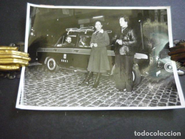 Fotografia antiga: MADRID PRIMERAS MUJERES TAXISTAS ANTIGUA FOTOGRAFIA ORIGINAL 12 X 18 CM