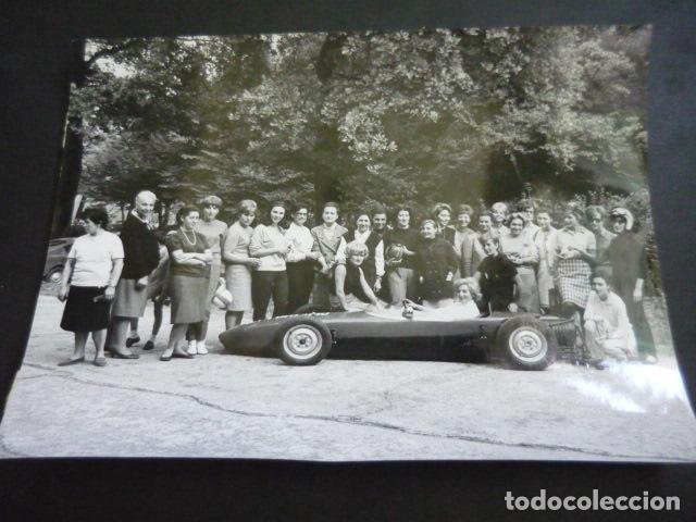 Fotograf&iacute;a antigua: ITALIA ASOCIACION FEMENINA PILOTOS DE CARRERAS ANTIGUA FOTOGRAFIA ORIGINAL 24 X 18 CM