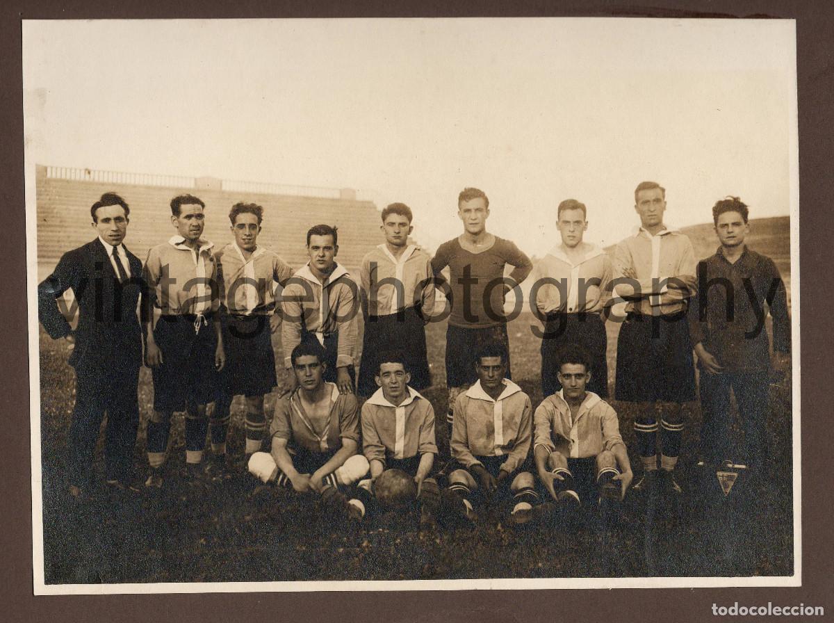 Fotograf&iacute;a antigua: EQUIPO DE FUTBOL POR IDENTIFICAR, BARCELONA A&Ntilde;O 1927.