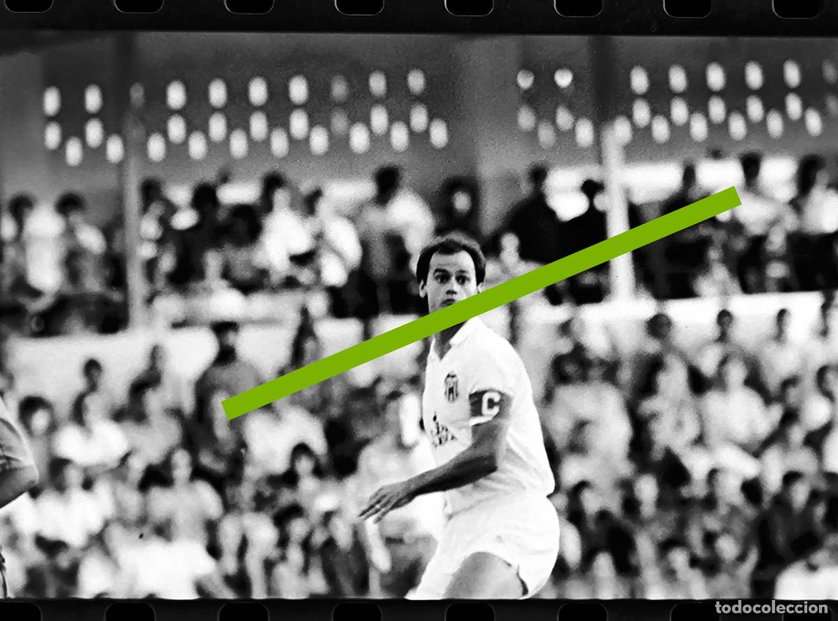 Fotografia antiga: Negativo de fotograf&iacute;a. Burjassot club de f&uacute;tbol - Valencia C.F. Partido. A&ntilde;o 1991.