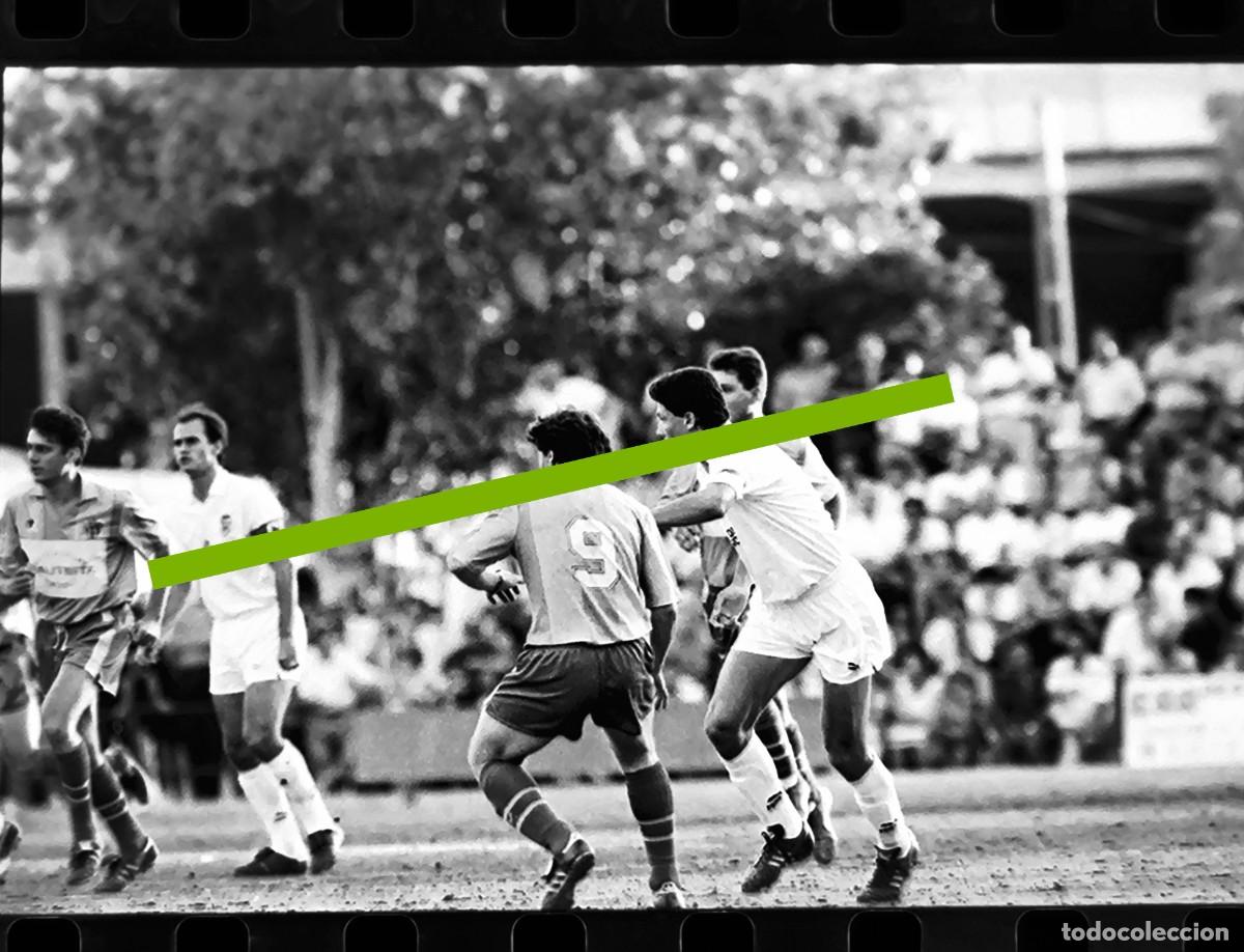 Fotografia antiga: Negativo de fotograf&iacute;a. Burjassot club de f&uacute;tbol - Valencia C.F. Partido. A&ntilde;o 1991.