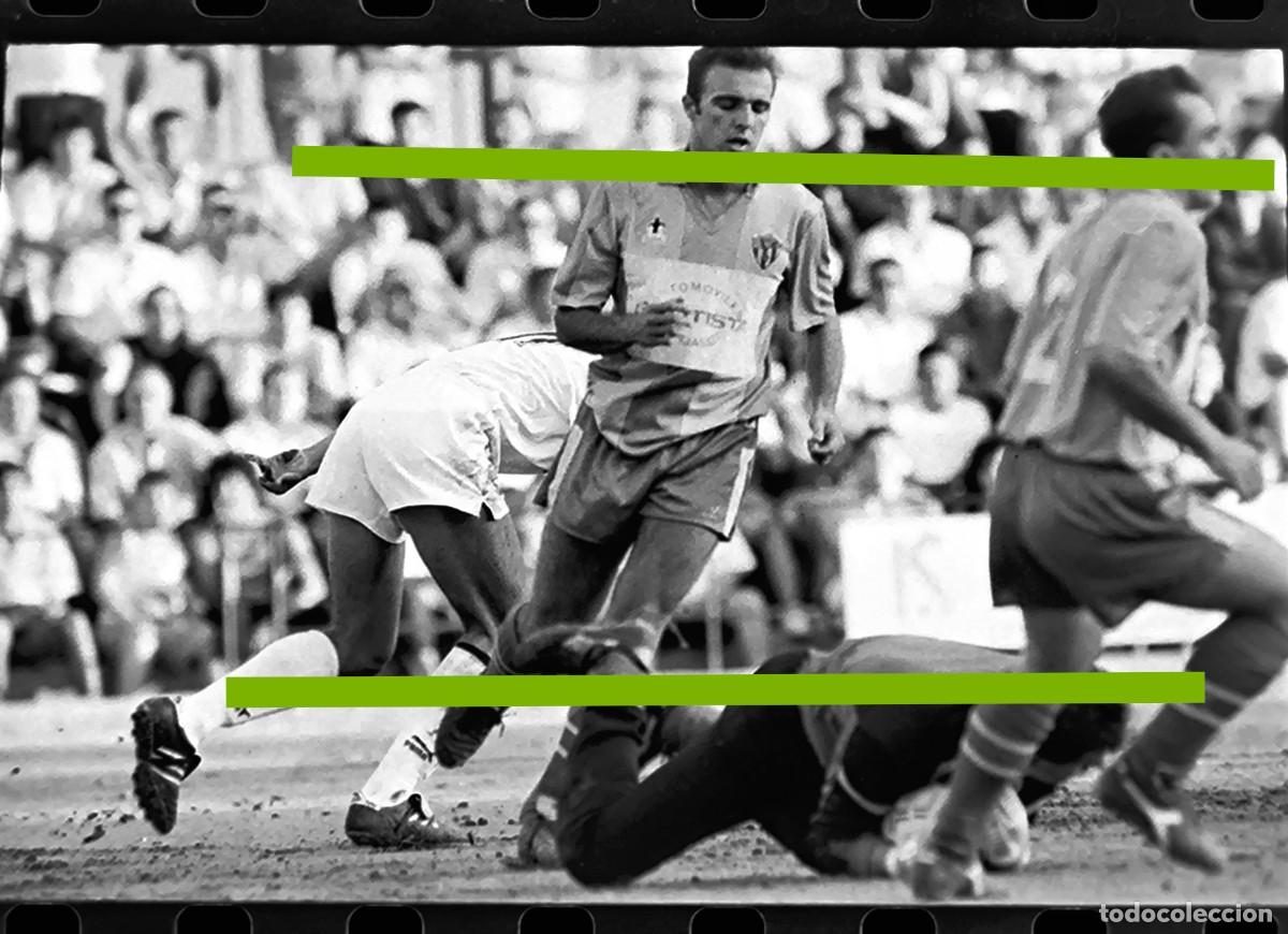 Fotograf&iacute;a antigua: Negativo de fotograf&iacute;a. Burjassot club de f&uacute;tbol - Valencia C.F. Partido. A&ntilde;o 1991.