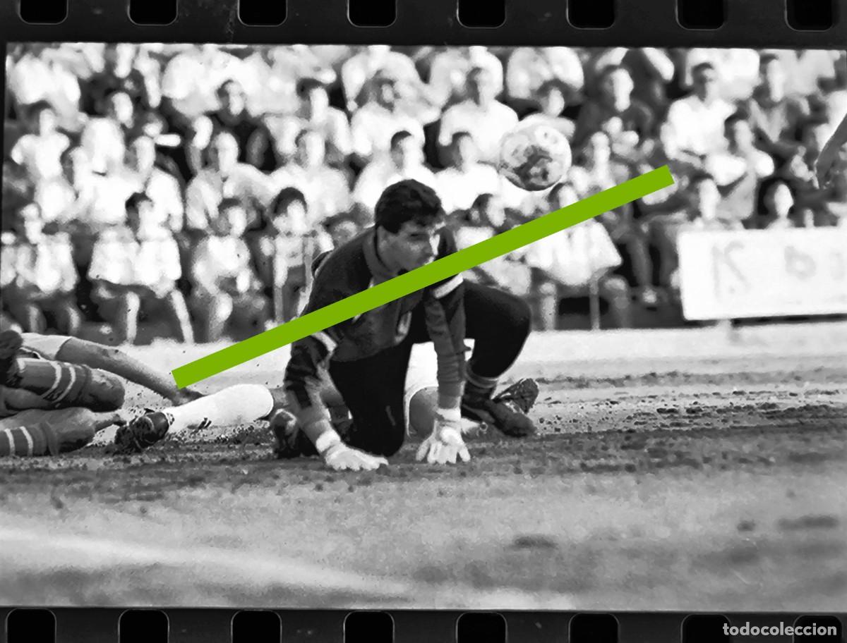 Fotograf&iacute;a antigua: Negativo de fotograf&iacute;a. Burjassot club de f&uacute;tbol - Valencia C.F. Partido. A&ntilde;o 1991.