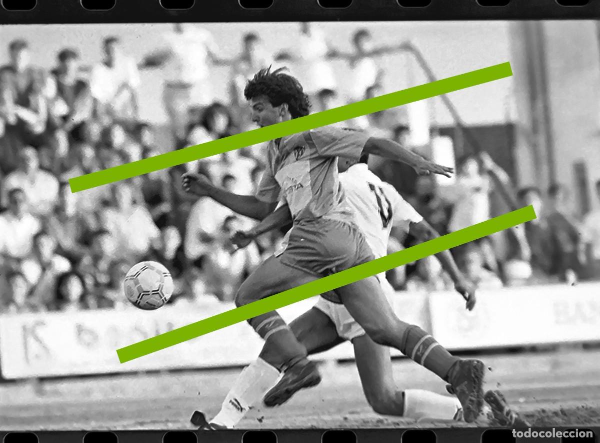 Fotograf&iacute;a antigua: Negativo de fotograf&iacute;a. Burjassot club de f&uacute;tbol - Valencia C.F. Partido. A&ntilde;o 1991.