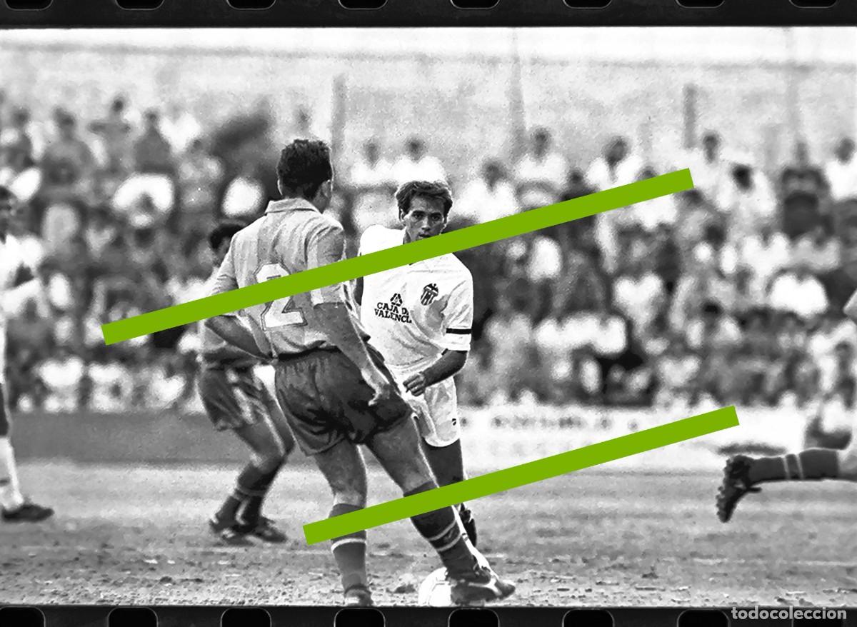Fotograf&iacute;a antigua: Negativo de fotograf&iacute;a. Burjassot club de f&uacute;tbol - Valencia C.F. Partido. A&ntilde;o 1991.