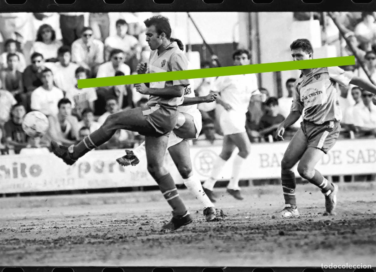 Fotograf&iacute;a antigua: Negativo de fotograf&iacute;a. Burjassot club de f&uacute;tbol - Valencia C.F. Partido. A&ntilde;o 1991.