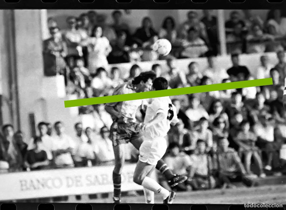Fotograf&iacute;a antigua: Negativo de fotograf&iacute;a. Burjassot club de f&uacute;tbol - Valencia C.F. Partido. A&ntilde;o 1991.