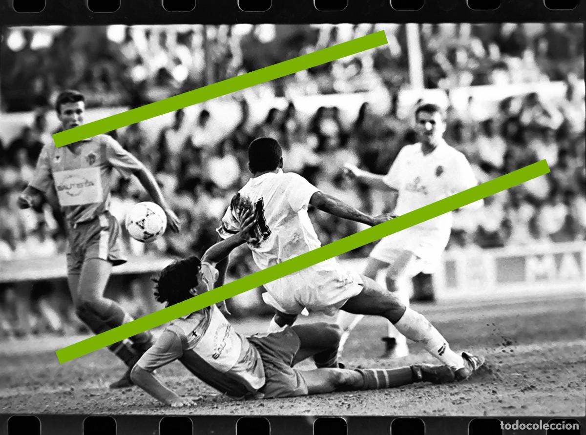 Fotograf&iacute;a antigua: Negativo de fotograf&iacute;a. Burjassot club de f&uacute;tbol - Valencia C.F. Partido. A&ntilde;o 1991.