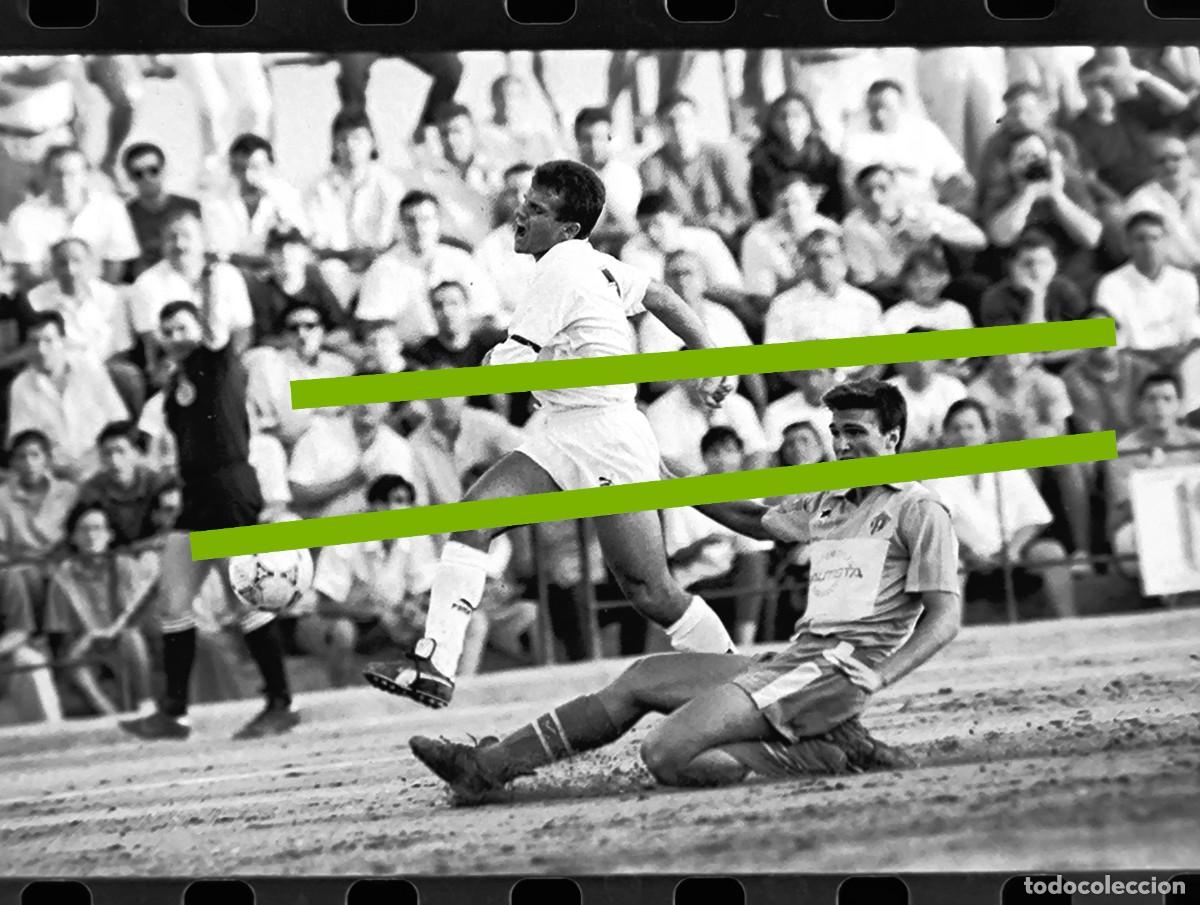 Fotograf&iacute;a antigua: Negativo de fotograf&iacute;a. Burjassot club de f&uacute;tbol - Valencia C.F. Partido. A&ntilde;o 1991.