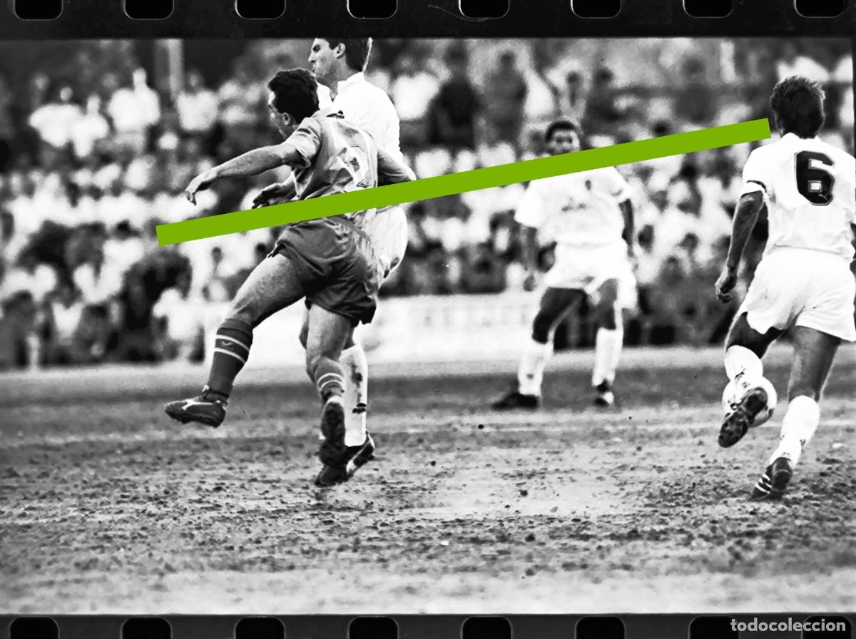 Fotograf&iacute;a antigua: Negativo de fotograf&iacute;a. Burjassot club de f&uacute;tbol - Valencia C.F. Partido. A&ntilde;o 1991.