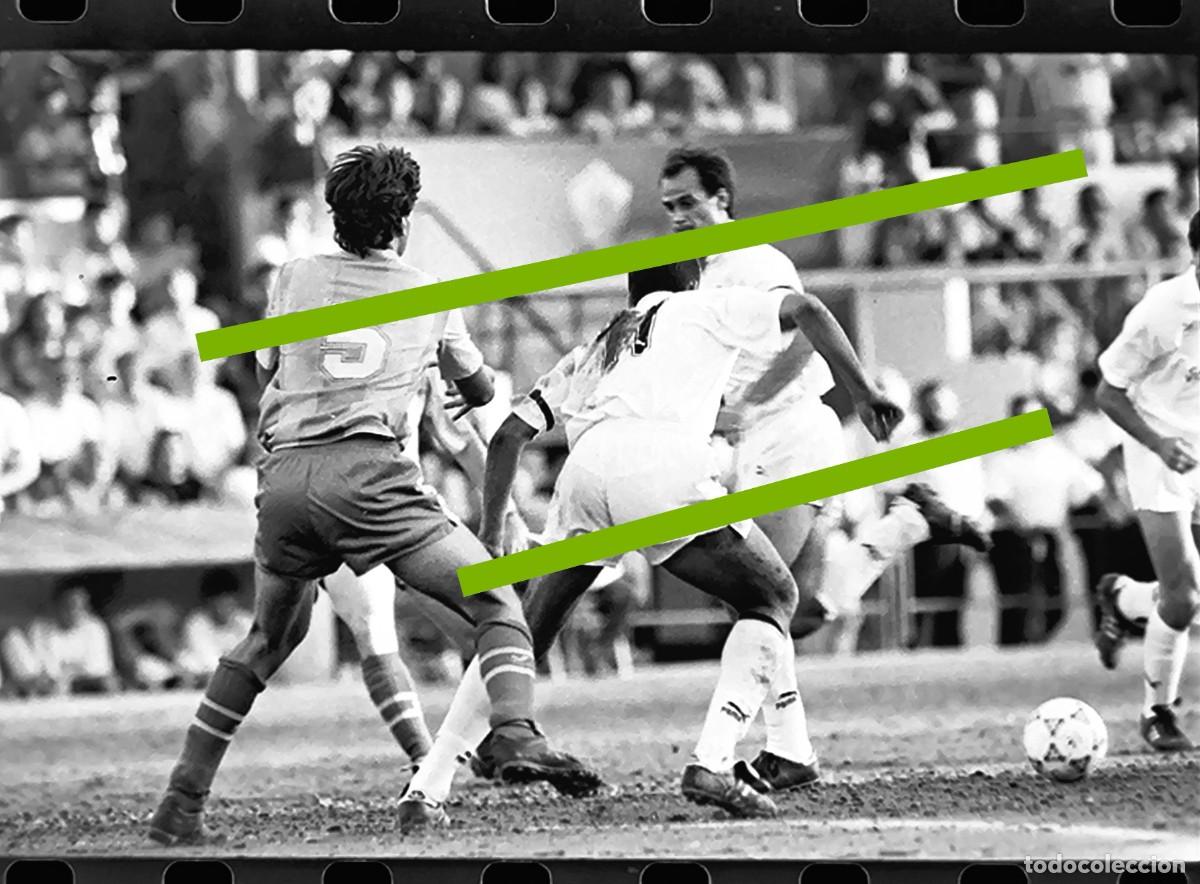 Fotograf&iacute;a antigua: Negativo de fotograf&iacute;a. Burjassot club de f&uacute;tbol - Valencia C.F. Partido. A&ntilde;o 1991.