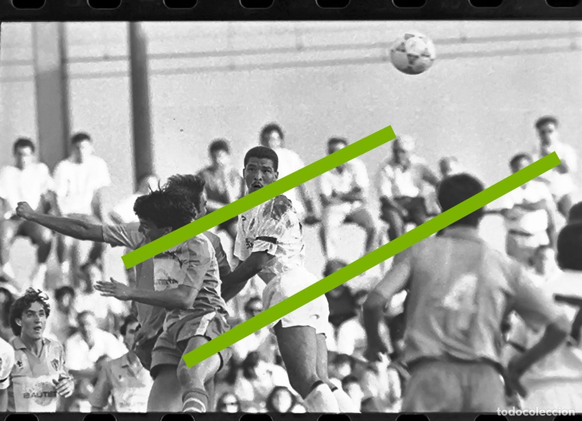 Fotograf&iacute;a antigua: Negativo de fotograf&iacute;a. Burjassot club de f&uacute;tbol - Valencia C.F. Partido. A&ntilde;o 1991.
