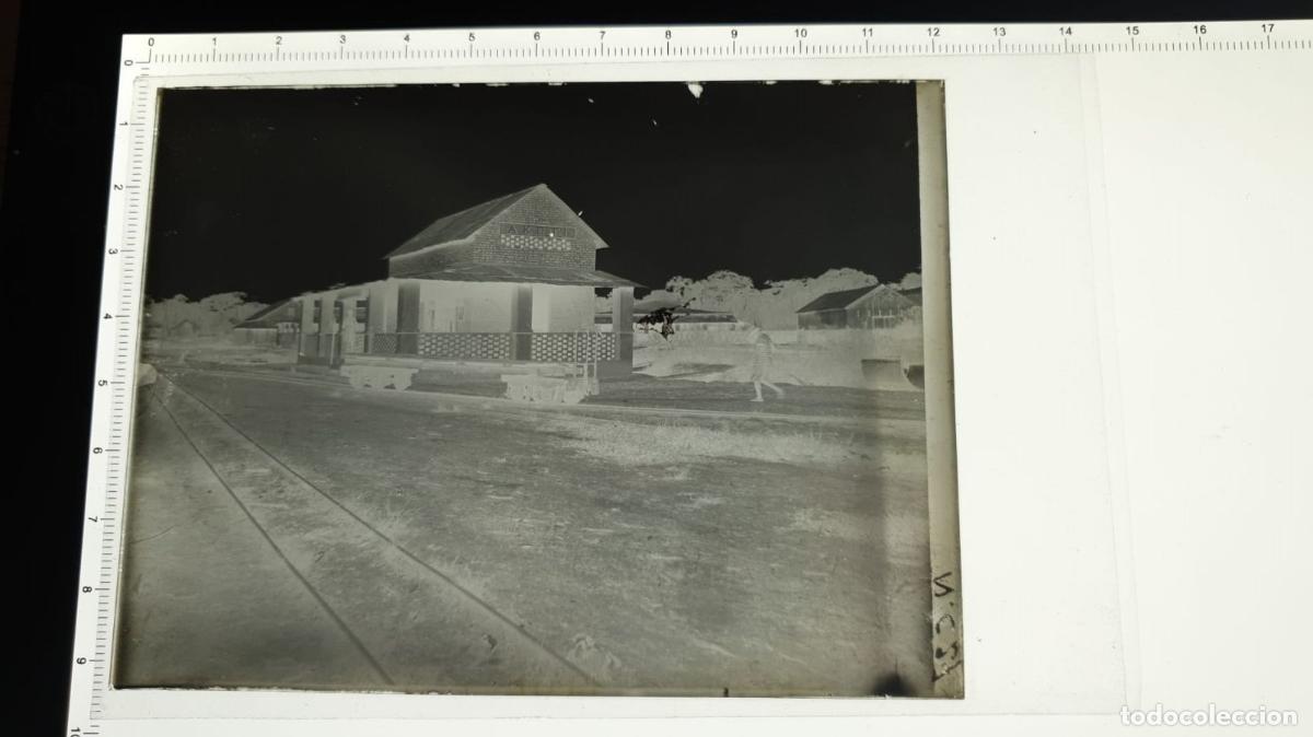 Fotografia antica: CONGO BELGA. FOTOGRAFIA GELATINOBROMURO. VIDRIO. ESTACION DE TREN CHEMIN DE FER AKETI