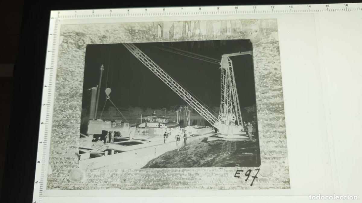 Fotograf&iacute;a antigua: CONGO BELGA BELGE. FOTOGRAFIA GELATINOBROMURO. VIDRIO. 1920 1930. BARCO. SHIP. BOAT GRUA CRANE GRUE