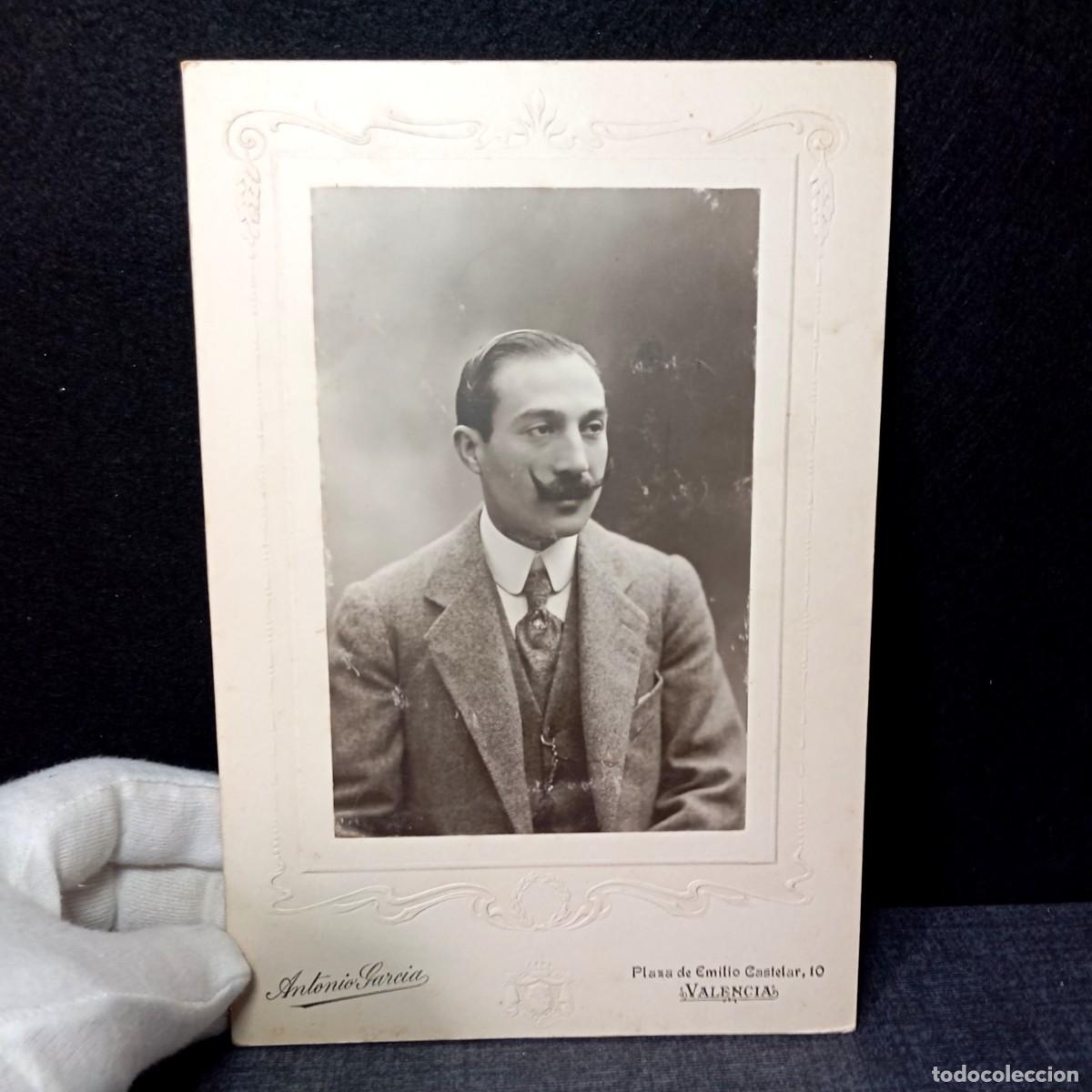 Fotograf&iacute;a antigua: Fotografia Antigua Antonio Garcia Valencia Retrato Caballero Bigote Kaiser Moda 1910 Escudo Real FES