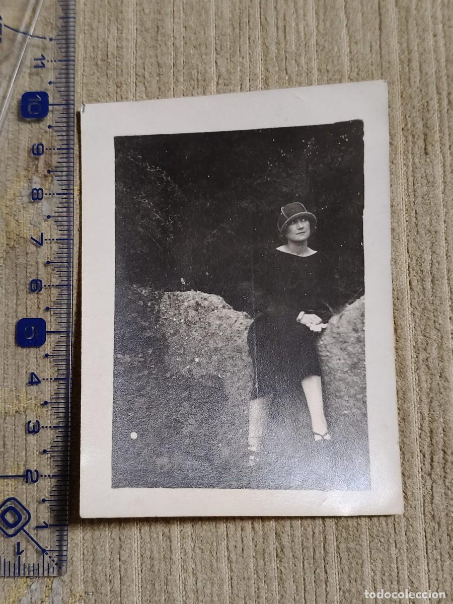Fotograf&iacute;a antigua: Foto Toulouse?, a&ntilde;os 20. Gelatinobromuro. Mujer posando 2. 8x6cm. France