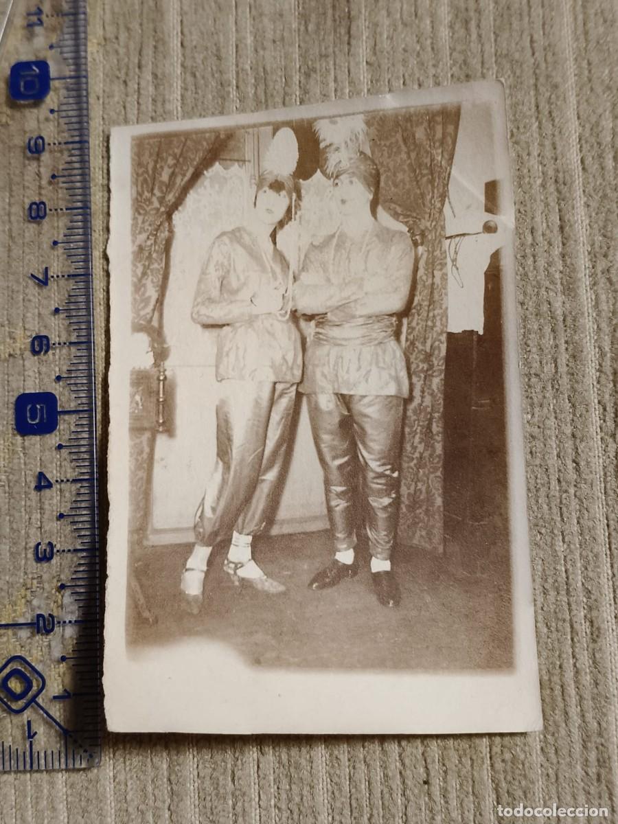 Fotograf&iacute;a antigua: Foto Toulouse?, a&ntilde;os 20. Gelatinobromuro. Hombre y mujer disfrazados. 8x6cm. France. Carnaval