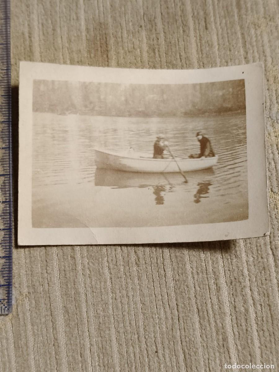 Photographie ancienne: Foto Toulouse, a&ntilde;os 20. Gelatinobromuro. Navegando en bote r&iacute;o Garona/Garonne, 1. 8x6cm. France.