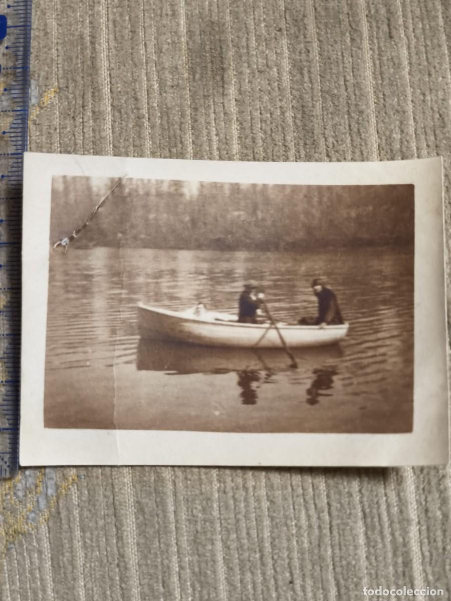 Photographie ancienne: Foto Toulouse, a&ntilde;os 20. Gelatinobromuro. Navegando en bote r&iacute;o Garona/Garonne, 2. 8x6cm. France.