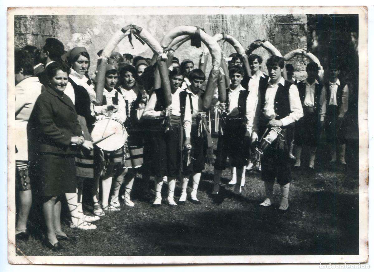 Fotograf&iacute;a antigua: Grupo de danzantes, Santander, Cantabria 1974