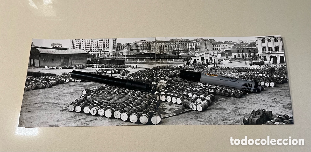 Fotograf&iacute;a antigua: Antigua fotograf&iacute;a del Muelle de C&aacute;novas , puerto de M&aacute;laga .1952. Foto Arenas .