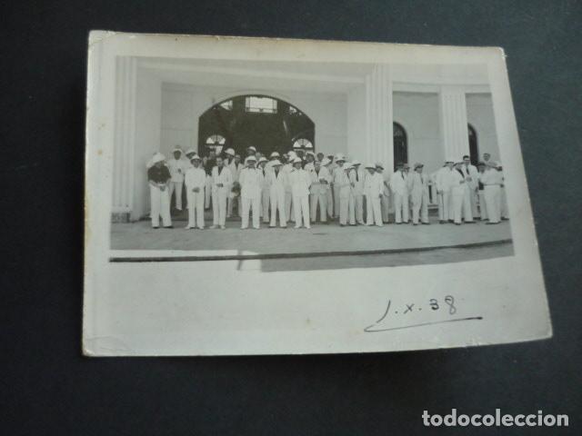 Photographie ancienne: SANTA ISABEL FERNANDO POO GRUPO DE MILITARES Y FALANGISTAS CON UNIFORME COLONIAL 1938 9 X 12 CM