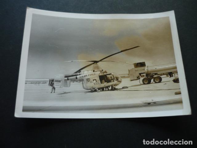 Alte Fotografie: TORREJON DE ARDOZ MADRID HELICOPTERO FUERZAS AEREAS AMERICANAS ANTIGUA FOTOGRAFIA 7,5 X 10,5 CM