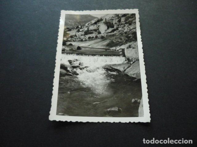 Alte Fotografie: SIERRA DE GUADARRAMA MADRID LA PEDRIZA UNA PRESA ANTIGUA FOTOGRAFIA 7,5 X 10 CM