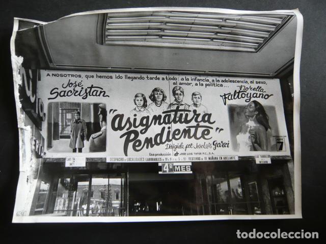 Alte Fotografie: ASIGNATURA PENDIENTE PELICULA CARTAL CINE PRINCESA MADRID ANTIGUA FOTOGRAFIA 18 X 24 CM