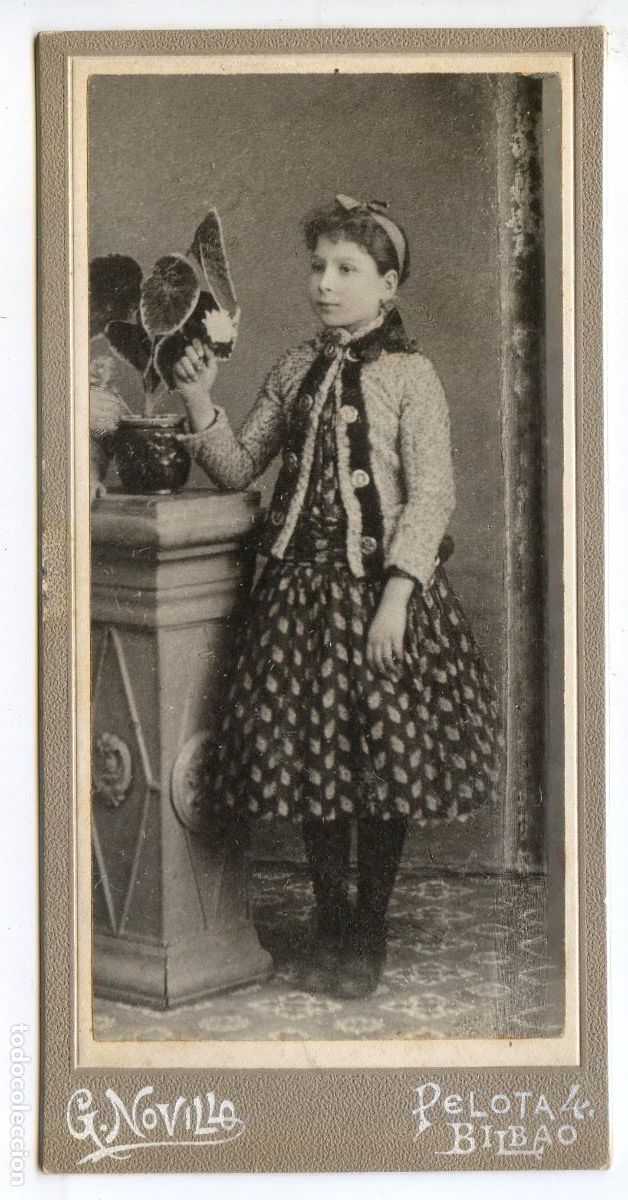Antique Photography: Retrato de ni&ntilde;a, Fot&oacute;graf&iacute;a Modernista G. Novillo, Bilbao