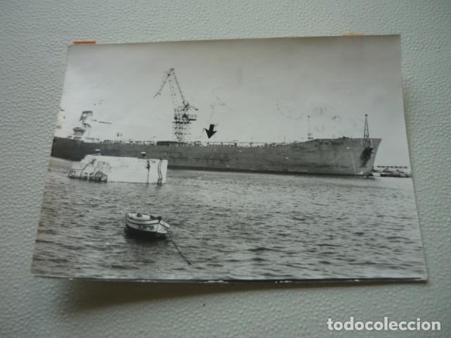 Fotografia antica: CADIZ EXPLOSION DE UN PETROLERO ANTIGUA FOTOGRAFIA ORIGINAL 18 X 13 CM