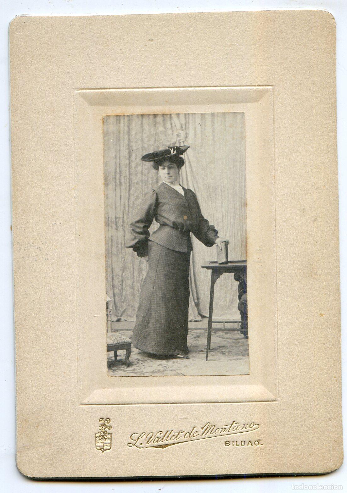 Alte Fotografie: Retrato de se&ntilde;orita con sombrero y libro, L. Vallet de Montano, Bilbao