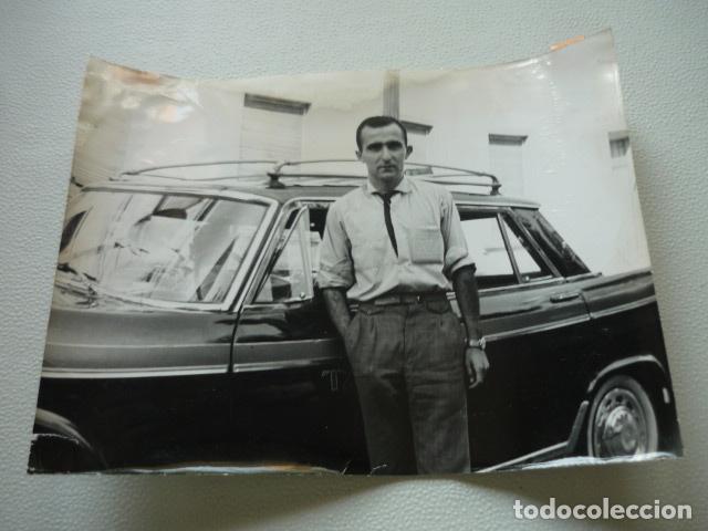 Alte Fotografie: ALCOY ALICANTE UN TAXISTA TAXI ANTIGUA FOTOGRAFIA ORIGINAL 18 X 24 CM