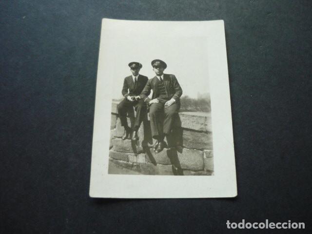 Alte Fotografie: INGENIEROS CON GORRA ANTIGUA FOTOGRAFIA 5,5 X 8 CM