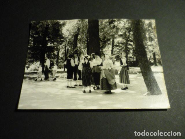 Alte Fotografie: MADRID EL RETIRO GRUPO CANARIO ANTIGUA FOTOGRAFIA 7,5 X 10,5 CM