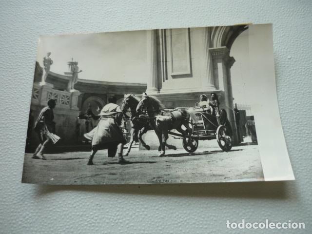 Alte Fotografie: MANZANARES EL REAL MADRID RODAJE PELICULA LA REBELION DE LOS ESCLAVOS ANTIGUA FOTOGRAFIA 18 X 13 CM