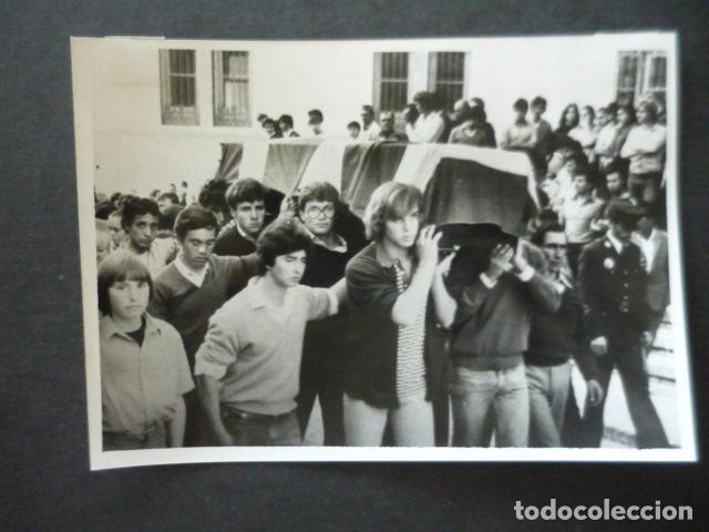 Photographie ancienne: TREBUJENA CADIZ FUNERAL MUERTE POR TIROTEO ANTIGUA FOTOGRAFIA 18 X 12 CM