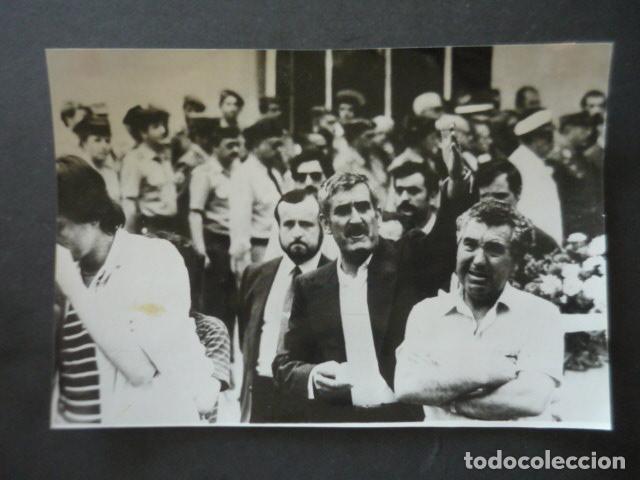 Alte Fotografie: ZARAUZ GUIPUZCOA ASISTENTE FUNERAL INSPECTORA POLICIA ASESINADA ANTIGUA FOTOGRAFIA 18 X 24 CM