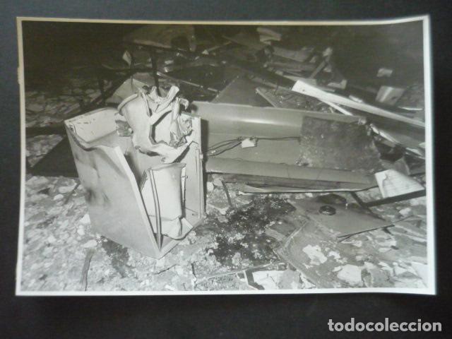 Fotografia antica: BILBAO ATENTADO TERROSTISTA ETA BANCO DE BILBAO ANTIGUA FOTOGRAFIA 20 X 25 CM