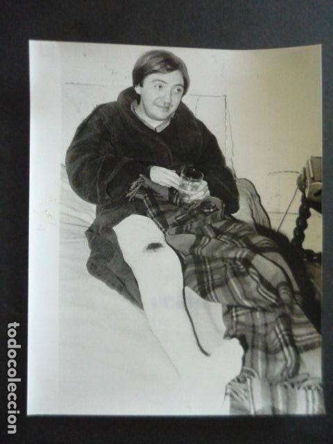 Alte Fotografie: FEDERICO JIMENEZ LOSANTOS 1981 HERIDO POR DEFENDER LIBERTAD LING&Uuml;ISTIC FOTOGRAFIA 18 X 24 CM