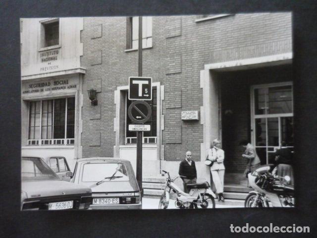 Fotografia antiga: MADRID AMBULATORIO HERMANOS AZNAR EN MODESTO LAFUENTE ANTIGUA FOTOGRAFIA 18 X 12 CM