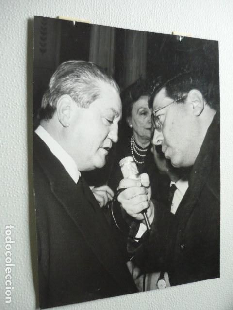 Fotografia antiga: MADRID JOSE LUIS PECKER ENTREVISTA AL CONDE DE LOS ANDES ANTIGUA FOTOGRAFIA 18 X 24 CM