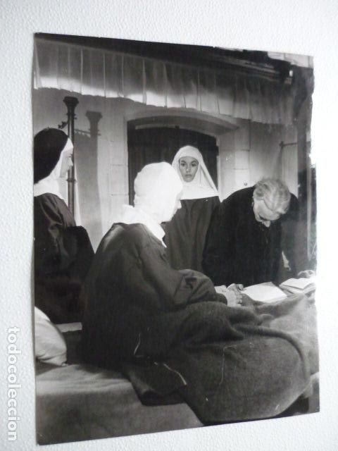 Fotograf&iacute;a antigua: EL PADRE BRUCK DOMENICO CON MONJAS ANTIGUA FOTOGRAFIA ORIGINAL 18 X 24 CM