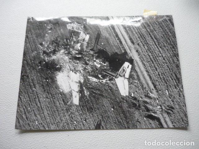 Fotograf&iacute;a antigua: TISBURY WILTSHIRE ACCIDENTE AEREO ANTIGUA FOTOGRAFIA ORIGINAL 15 X 20 CM