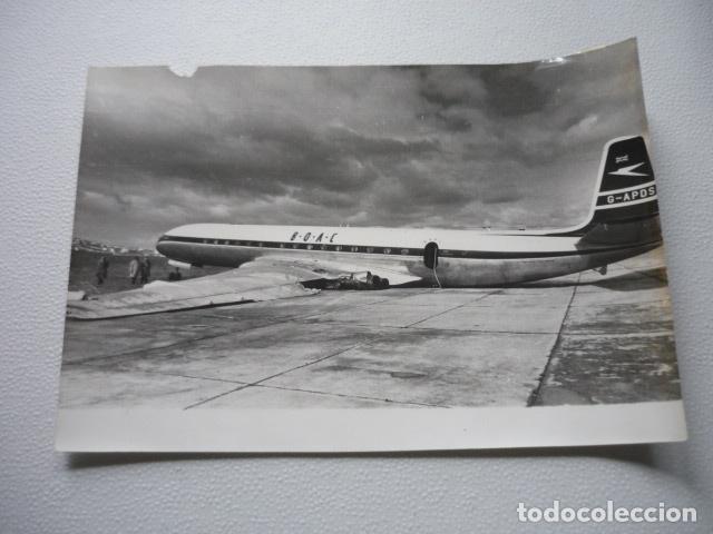 Fotografia antica: BARAJAS MADRID ACCIDENTE AVION SIN TREN DE ATERRIZAJE ANTIGUA FOTOGRAFIA ORIGINAL 24 X 16 CM