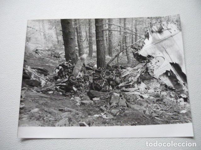 Fotografia antiga: VALDEMECA CUENCA RESTOS ACCIDENTE AVION ANTIGUA FOTOGRAFIA ORIGINAL 18 X 24 CM