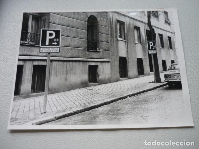 Fotograf&iacute;a antigua: MADRID EMBAJADA DE LA REPUBLICA DE BENIN ANTIGUA FOTOGRAFIA ORIGINAL 18 X 24 CM