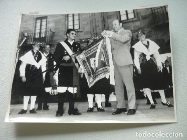 Alte Fotografie: SANTIAGO DE COMPOSTELA JORNADAS DE FOLKLORE GALLEGO ANTIGUA FOTOGRAFIA ORIGINAL 18 X 24 CM