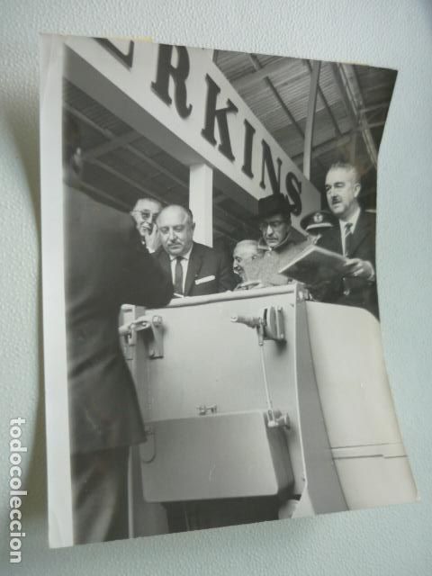 Photographie ancienne: VALENCIA EL ALCALDE Y EL MINISTRO DE COMERCIO FERIA MUESTRAS ANTIGUA FOTOGRAFIA ORIGINAL 18 X 24 CM